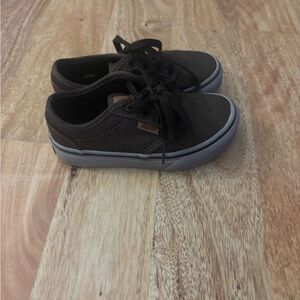 11c Brown vans